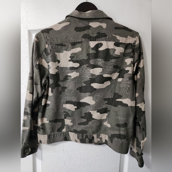 Lucky brand camo ladies jacket - Picture 2 of 6